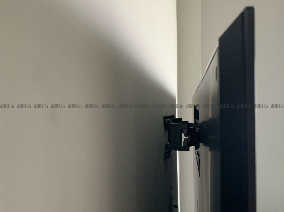 El LG GX tiene un pequeño soporte de pared.