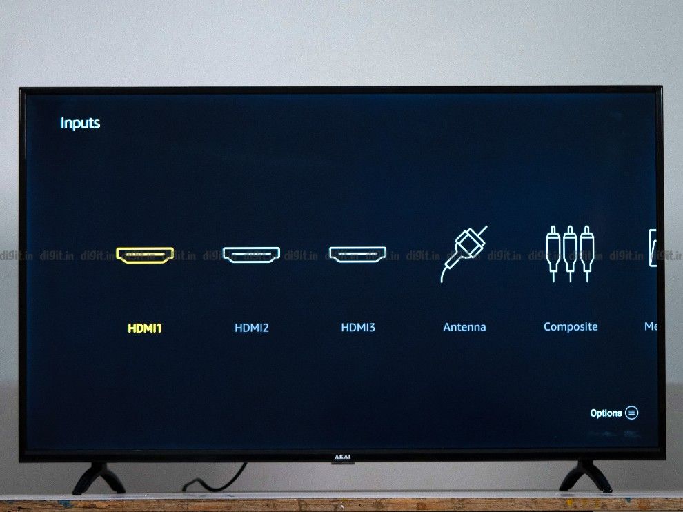 El televisor Akia tiene 3 puertos HDMI y 1 puerto USB. 