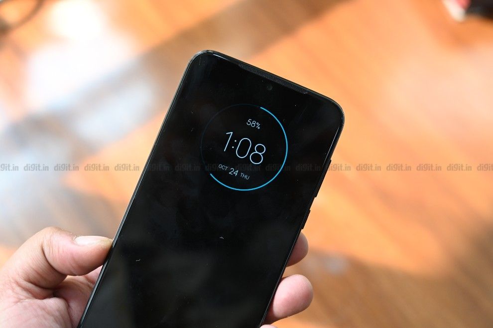 Moto G8 Plus revisión prakhar khanna