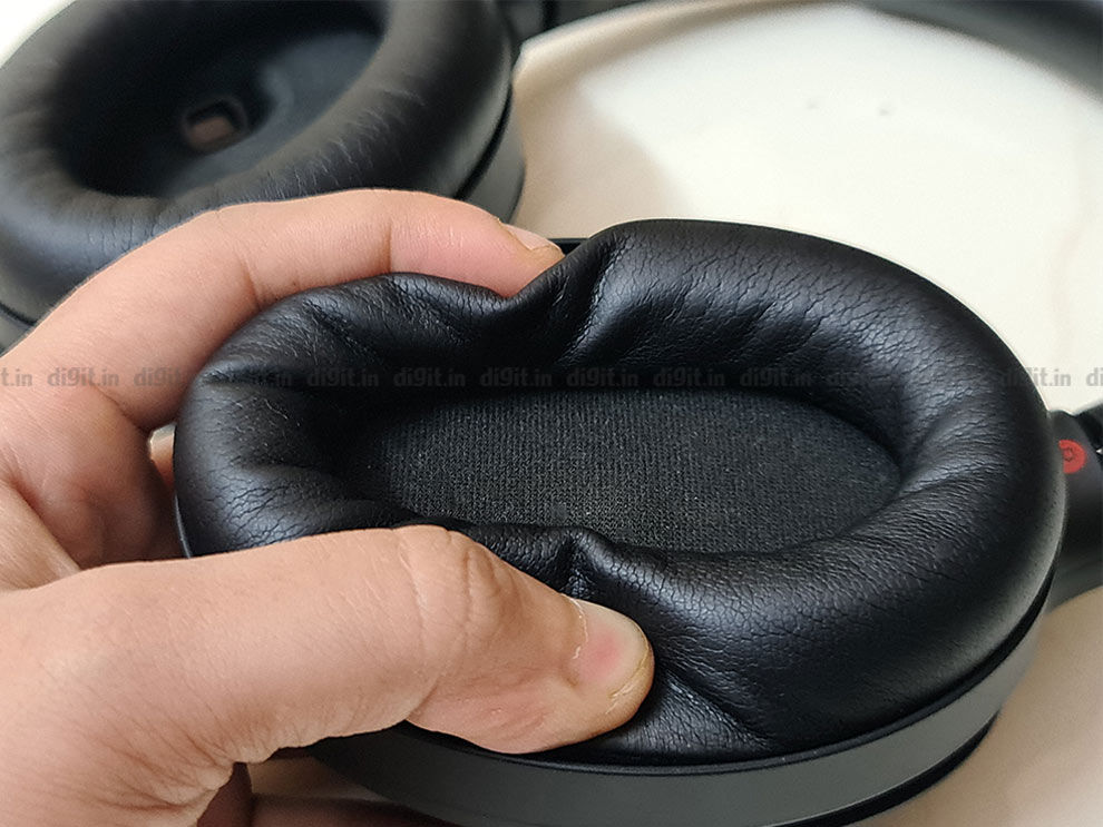 Sony WH-1000XM4 wireless noise cancelling headphones comfort