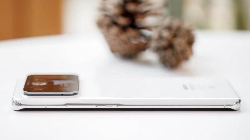 Xiaomi Mi 11 Ultra rear