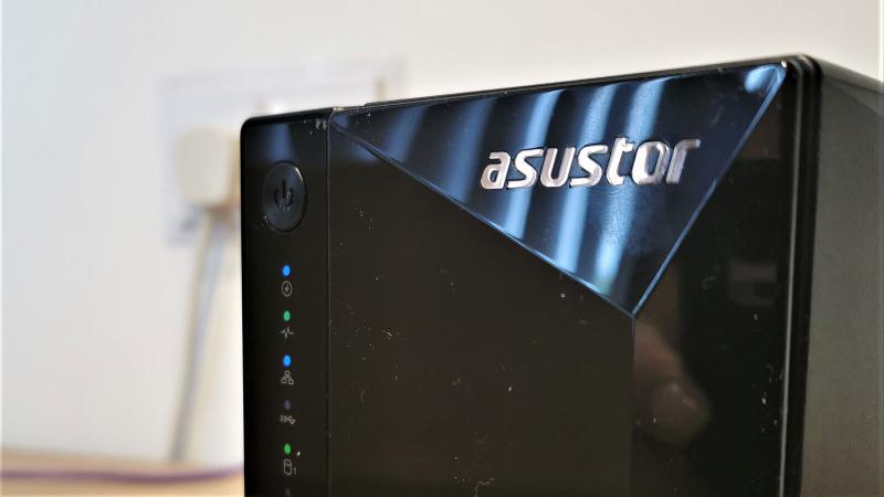 AS3302T es un NAS fácil de implementar y usar