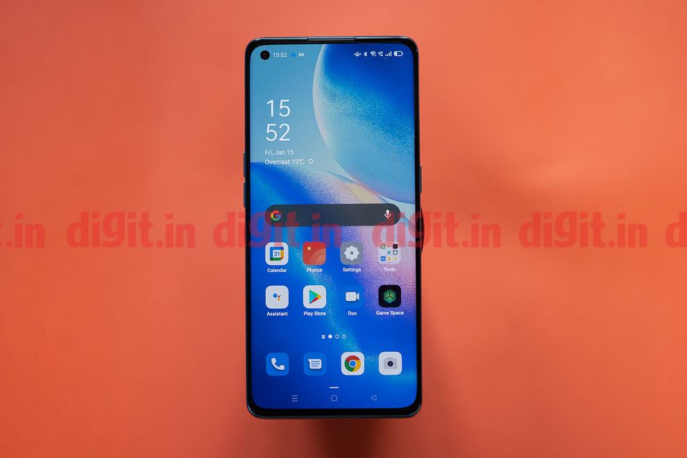 El Oppo Reno5 Pro 5G cuenta con una pantalla FHD + de 6.5 pulgadas con una frecuencia de actualización de 90Hz y certificación HDR10