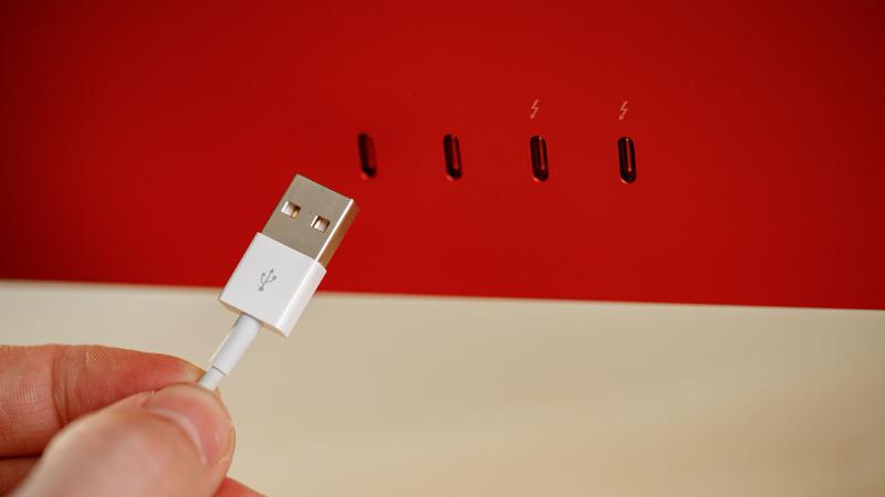 iMac 2021 M1 USB ports