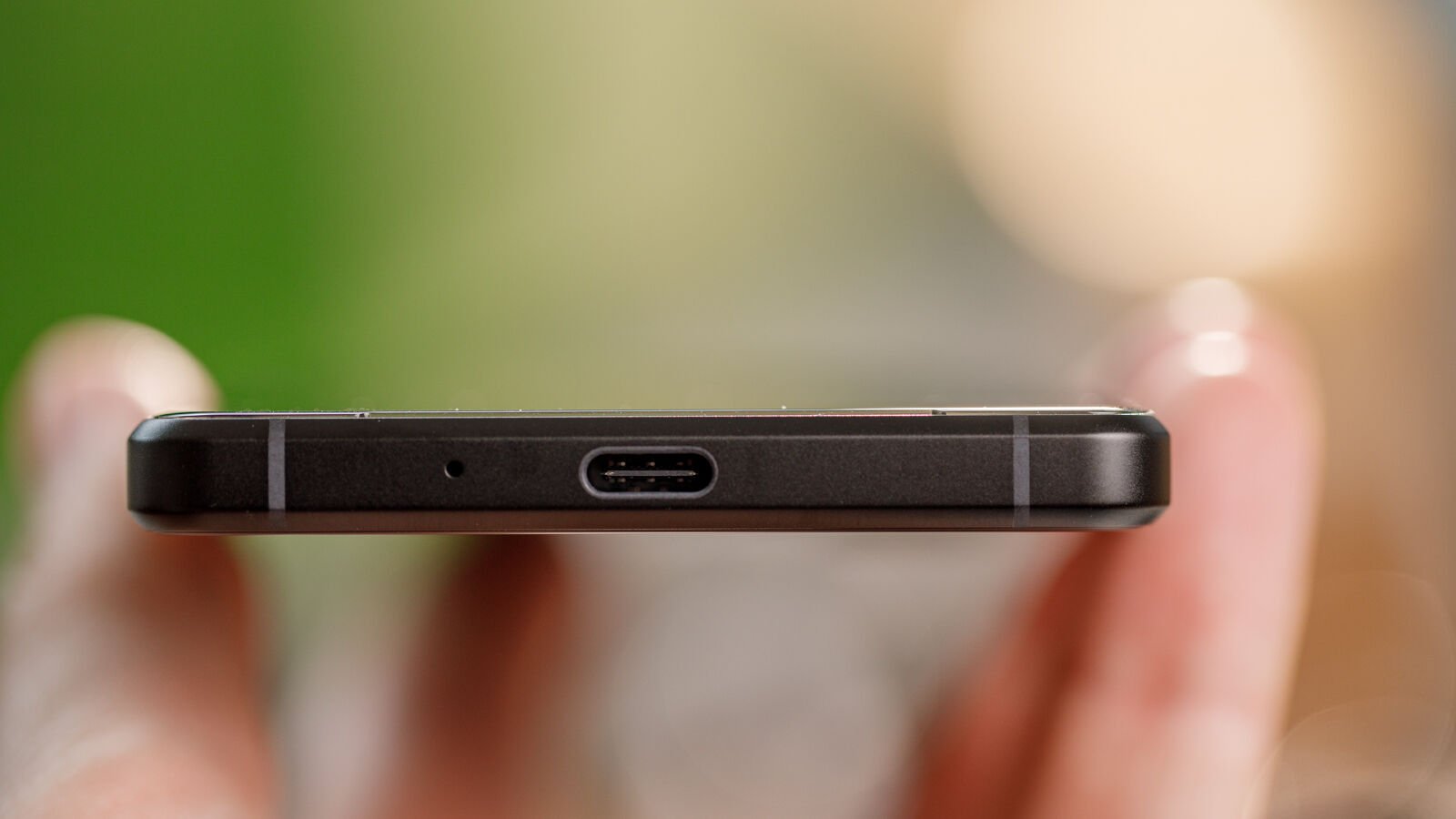 Sony Xperia 1 III USB port