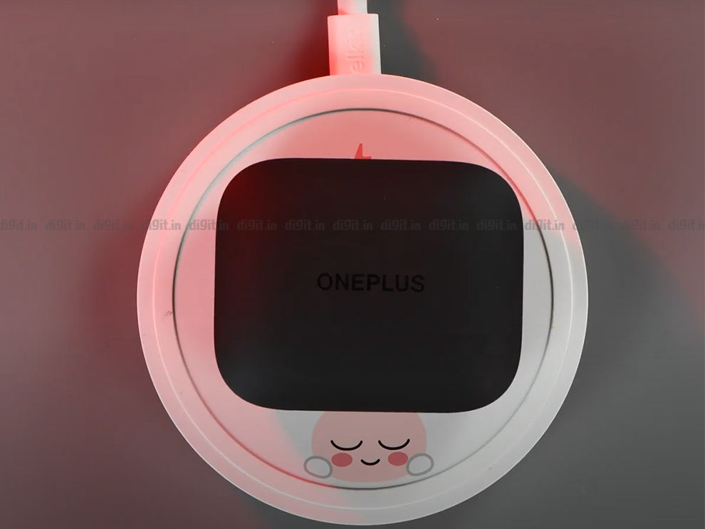 OnePlus Buds Pro Qi charging