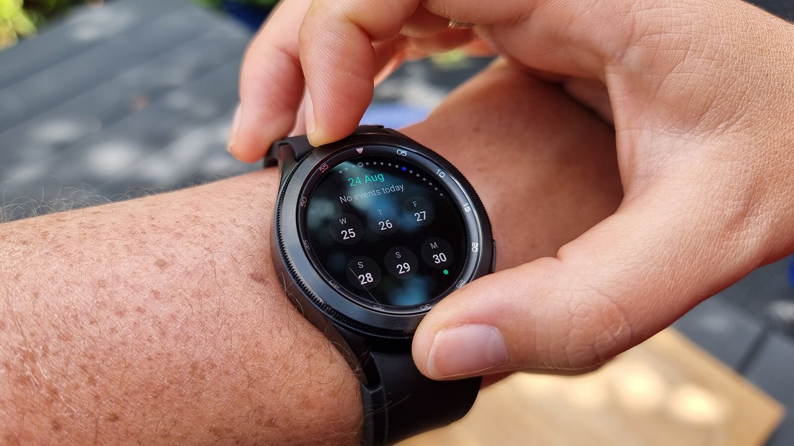 Samsung Galaxy Watch 4 Classic rotating bezel