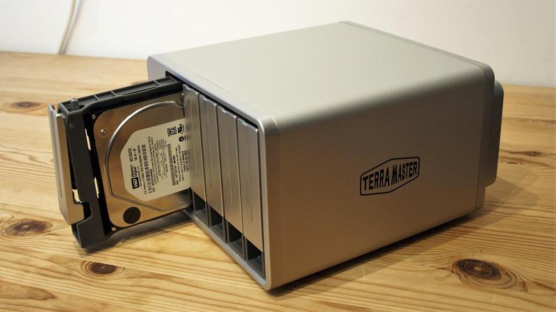 TerraMaster F5-422 NAS