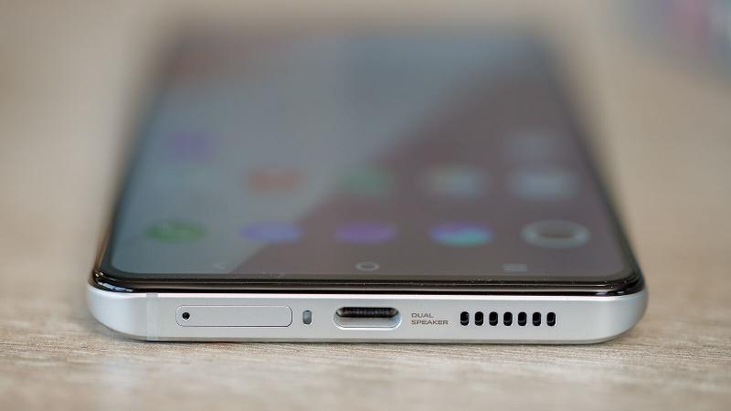 Vivo iQoo 7 Legend USB-C