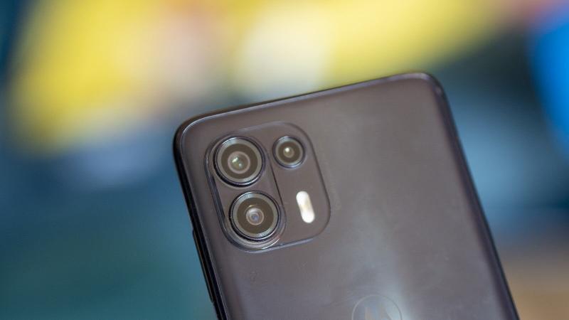 Motorola Edge 20 Lite cameras