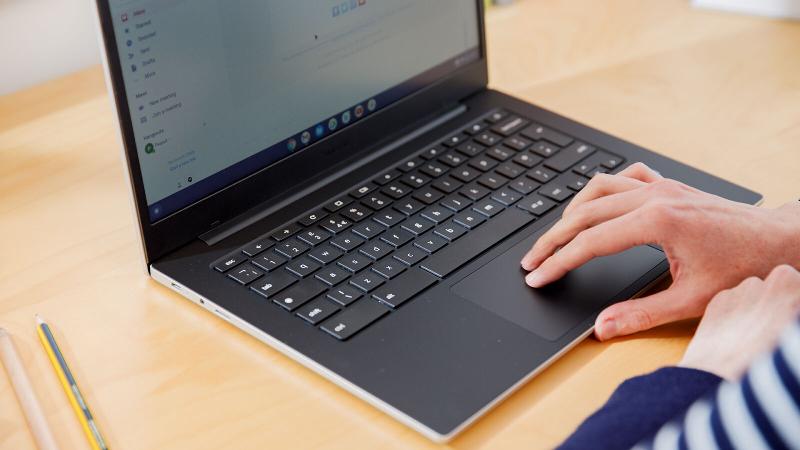 Samsung Galaxy Chromebook Go: Keyboard and trackpad