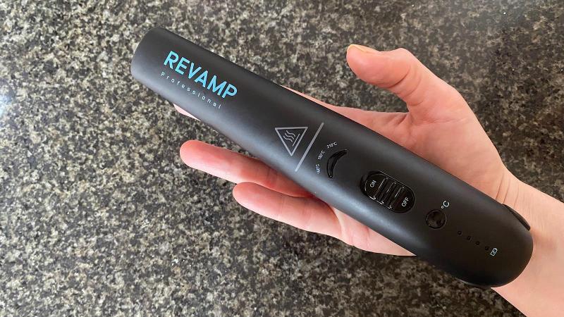 Plancha de pelo compacta inalámbrica Revamp Progloss Liberate