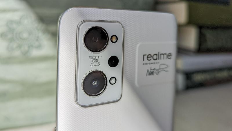 Realme GT 2 cameras