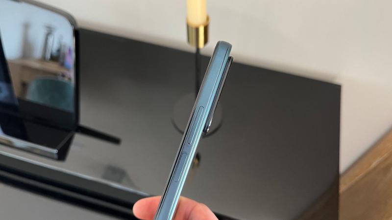Redmi Note 11 Pro+ 5G side