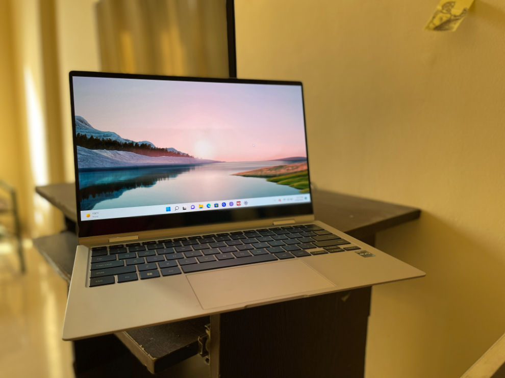 Samsung Galaxy Book Pro 2 360 Revisión Pantalla AMOLED