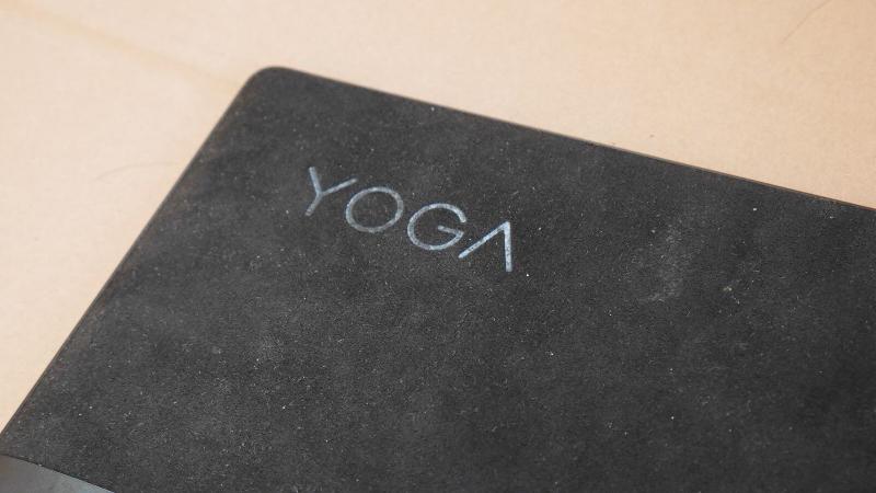 Lenovo Yoga Tab 13 revisión Alacantra