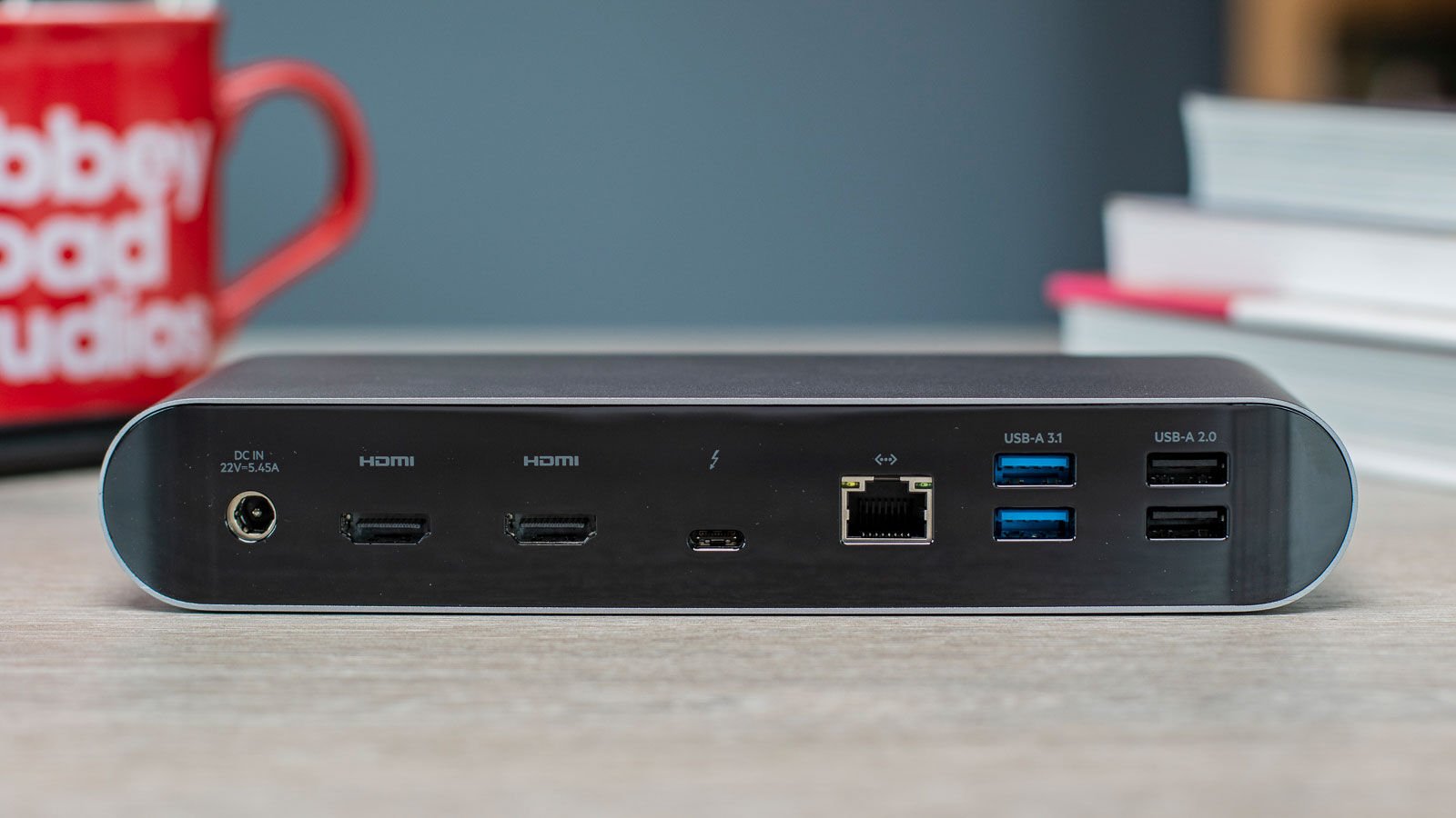 Parte posterior de la base Belkin Pro Thunderbolt 4