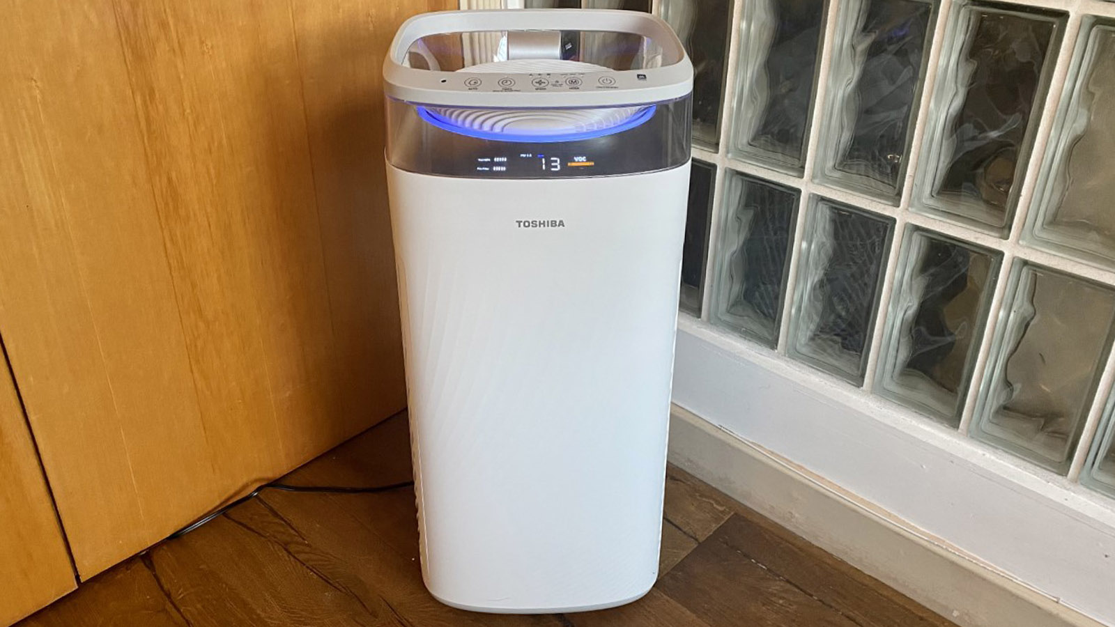 Purificador de aire Toshiba H13 True HEPA CAF-Z85US(W) - La mejor pantalla