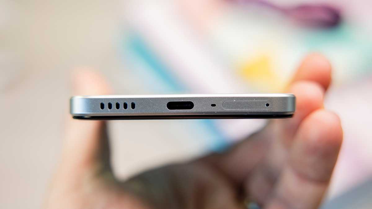 Oppo Reno 8 inferior USB C