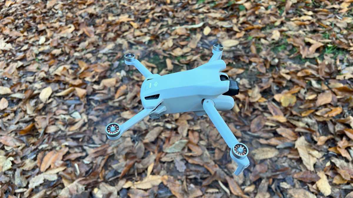 Revisión de DJI Mini 3 volando