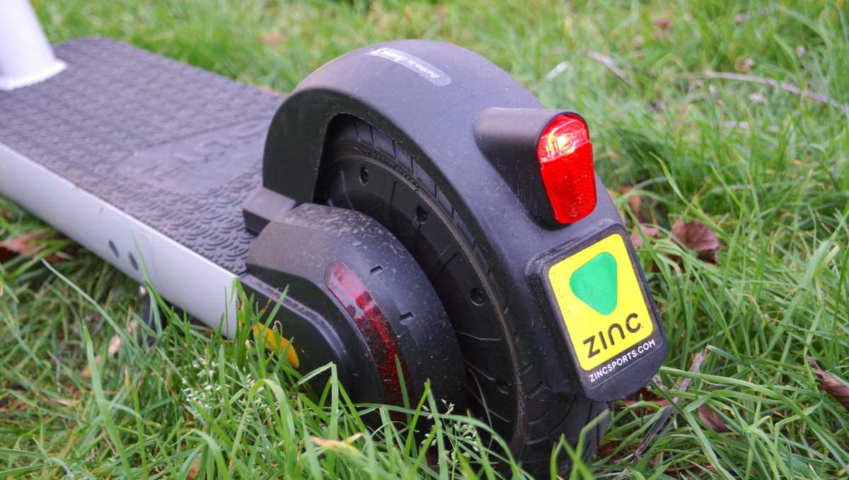Guardabarros trasero y luz de freno para patinete eléctrico Zinc Velocity Plus