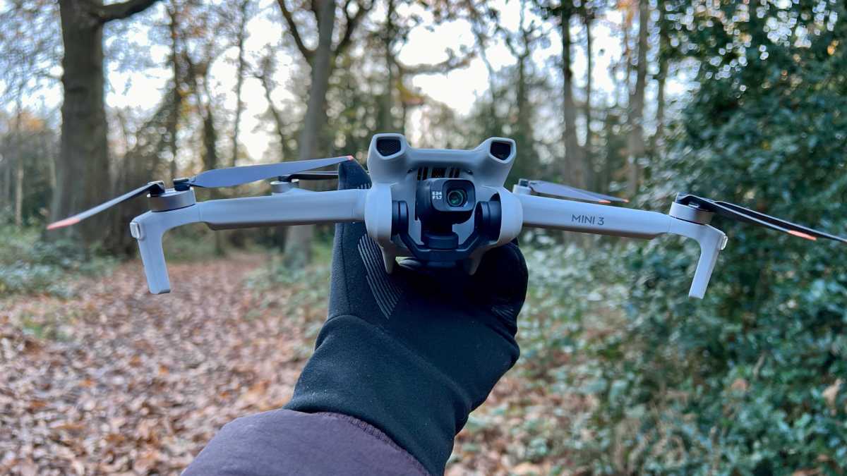 Revisión de DJI Mini 3 en la mano