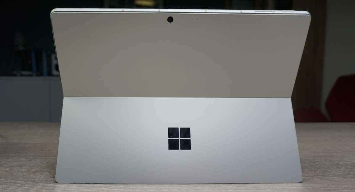 Microsoft Surface Pro 9 - atrás