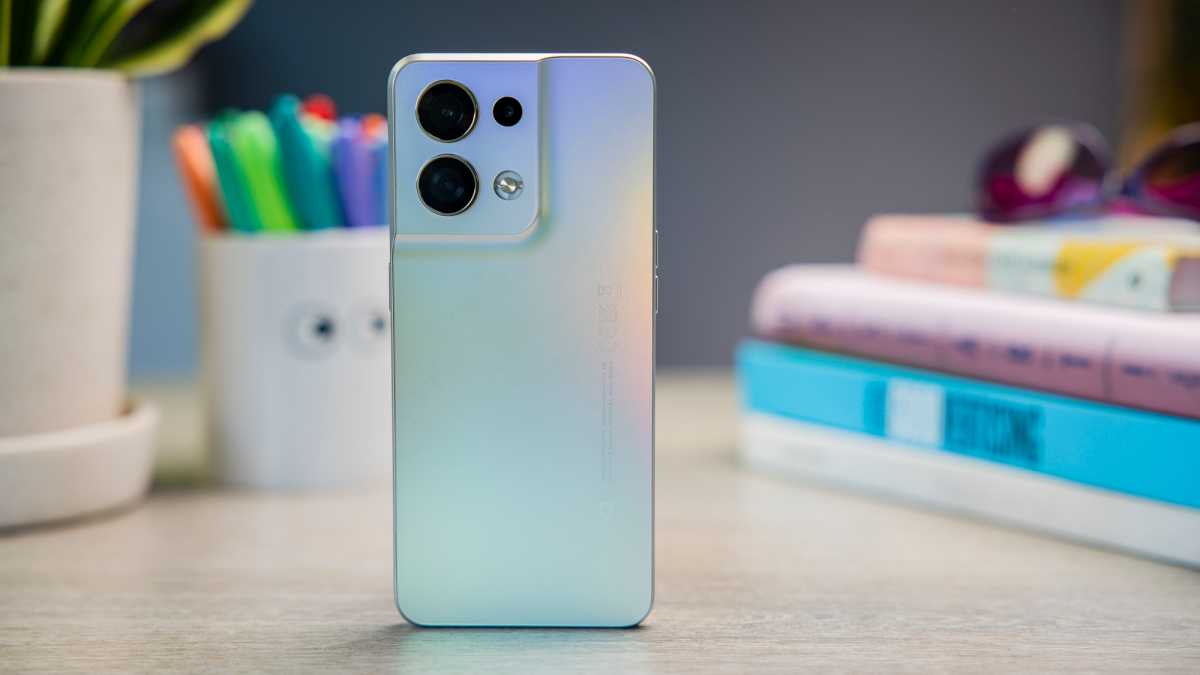 Oppo Reno 8 atrás