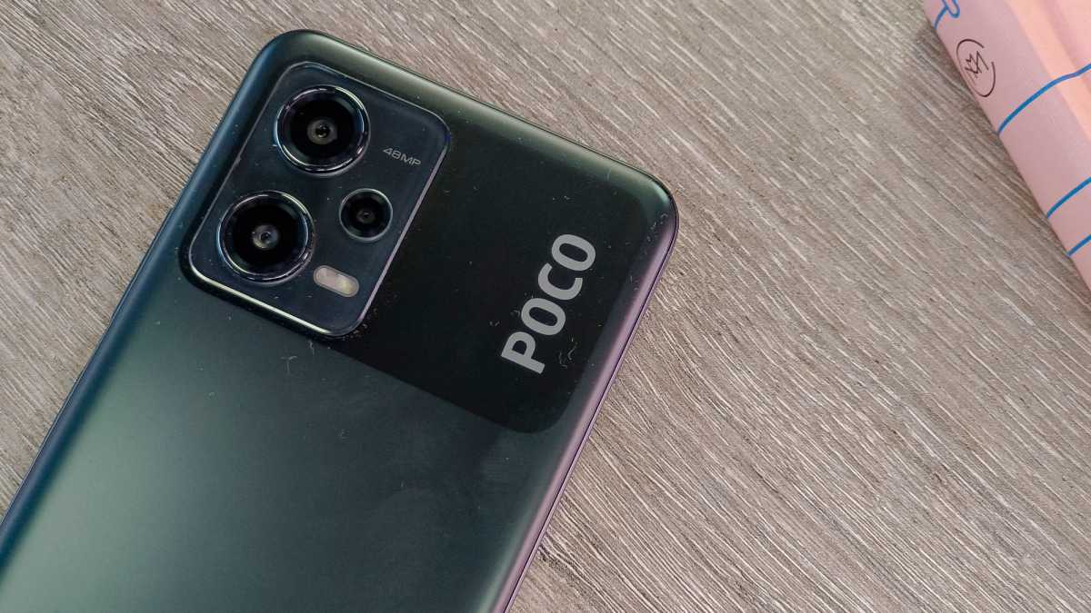 Top half of the Poco X5 phone