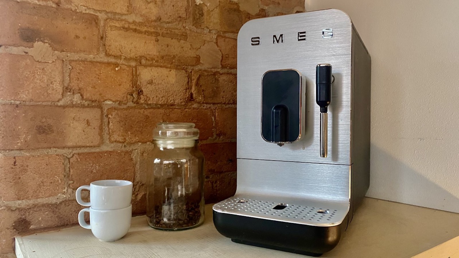   Cafetera Smeg: la mejor máquina del grano a la taza