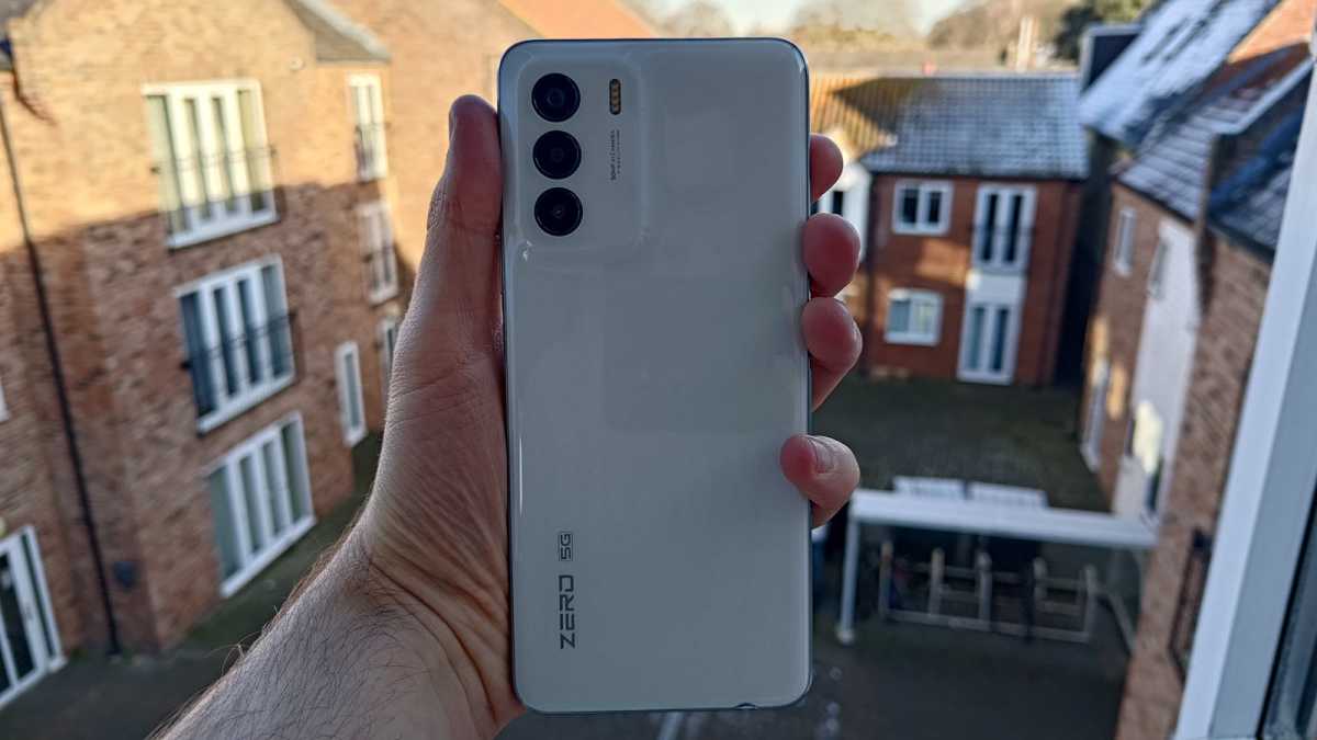 Infinix Zero 5G 2023 - atrás