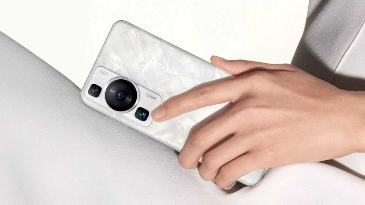 Huawei P60 Rocco Blanco en mano
