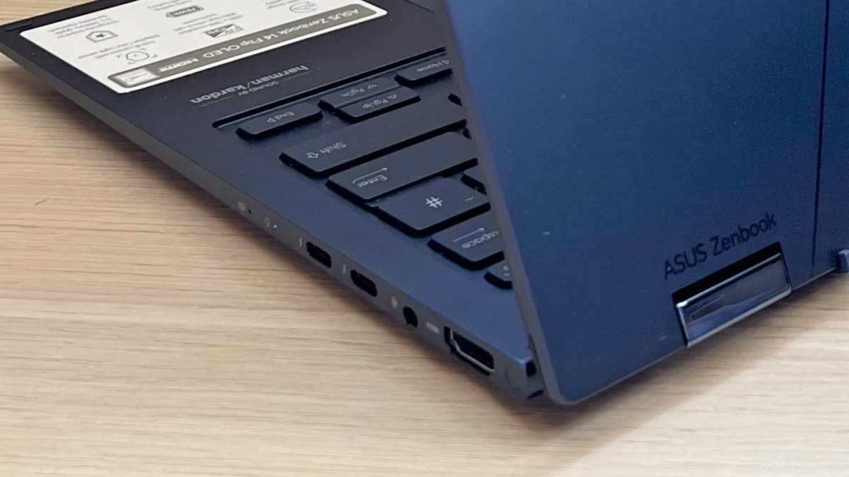 Asus Zenbook 14 Flip OLED (2023) - ports