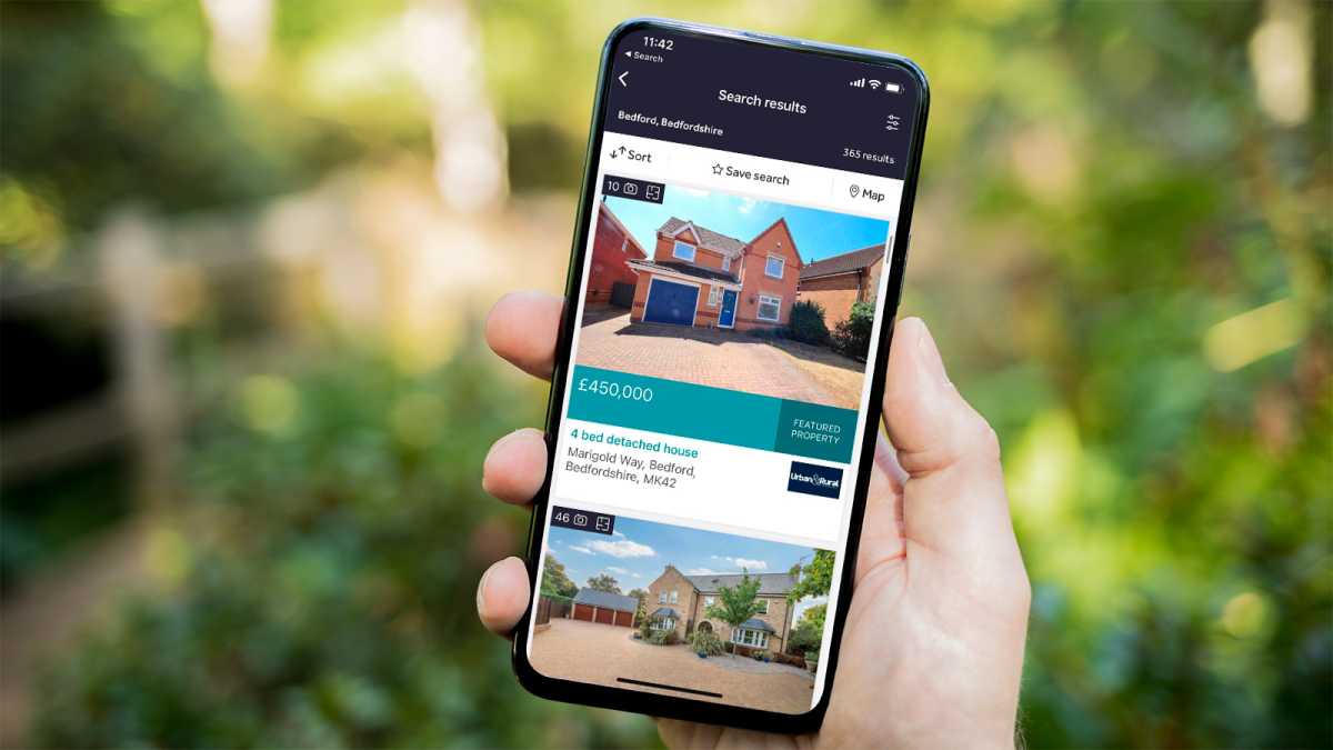 Teléfono que muestra los resultados de búsqueda de Rightmove