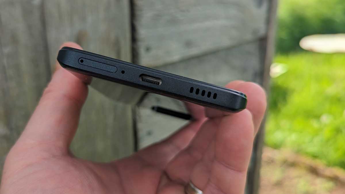 Puerto USB-C del Poco F5 Pro