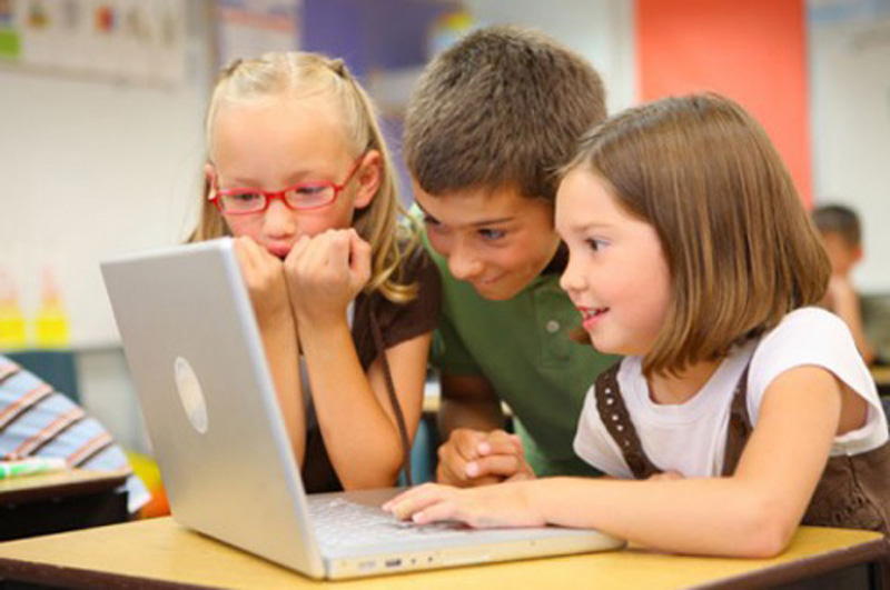 Uso de computadoras portátiles en el tiempo de pantalla de los niños Uso de computadoras portátiles en el tiempo de pantalla de los niños