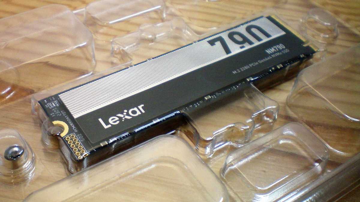 Lexar NM790 M.2 NVMe en embalaje