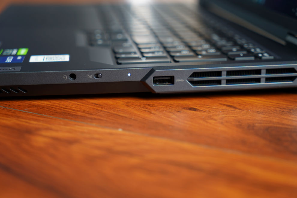 Laptop para juegos Lenovo Legion 5i Pro - Revisión de puertos de E/S