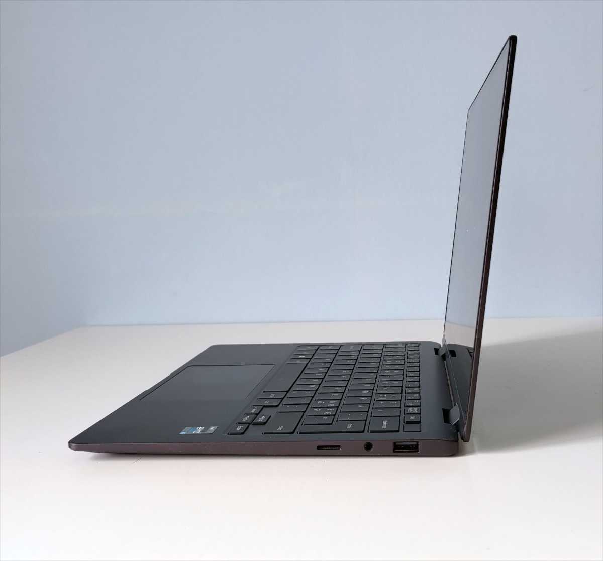 Laterales del Samsung Galaxy Book 3 360 de 13