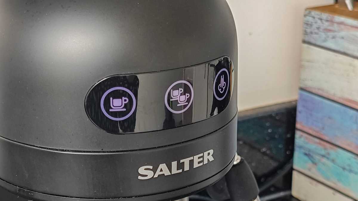 Controles táctiles de la cafetera Salter Espiritista