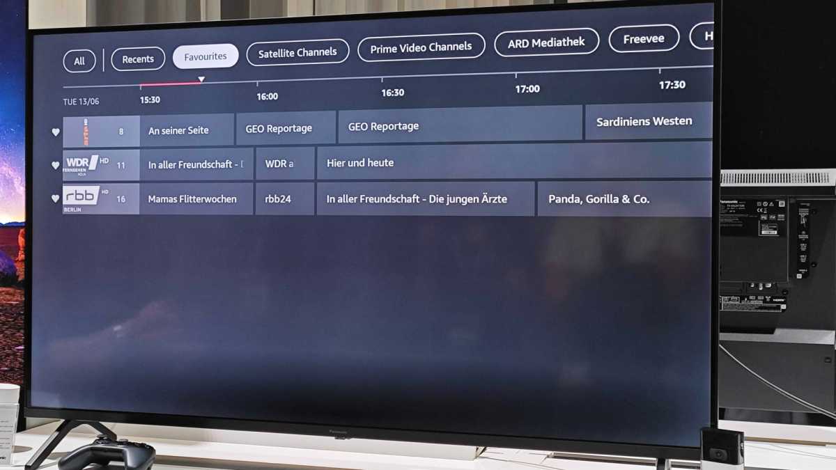 Guía universal de televisores Panasonic MX800 TV