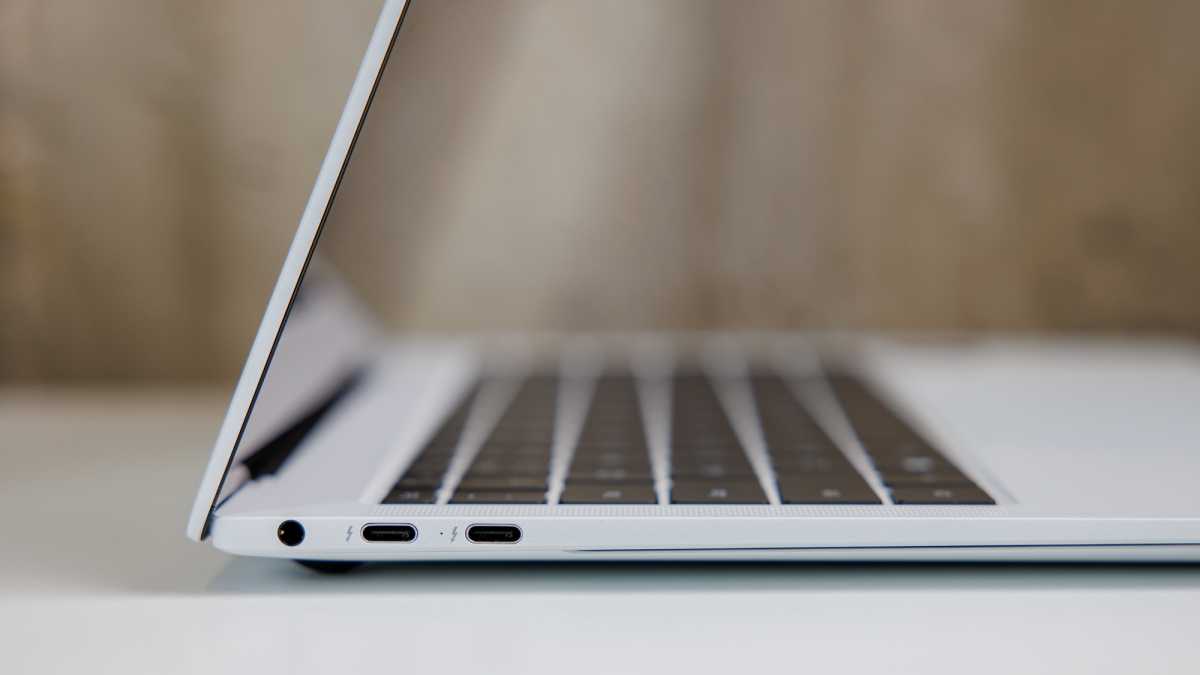Huawei MateBook X Pro 2023_puertos laterales izquierdos
