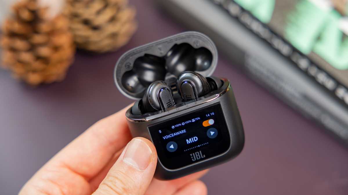 JBL Tour Pro 2 abierto