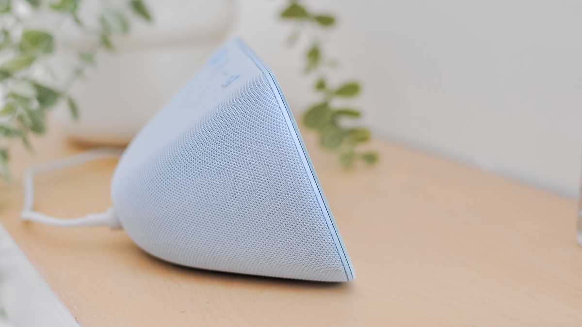 Lado de revisión de Amazon Echo Show 5 (3ra generación, 2023)