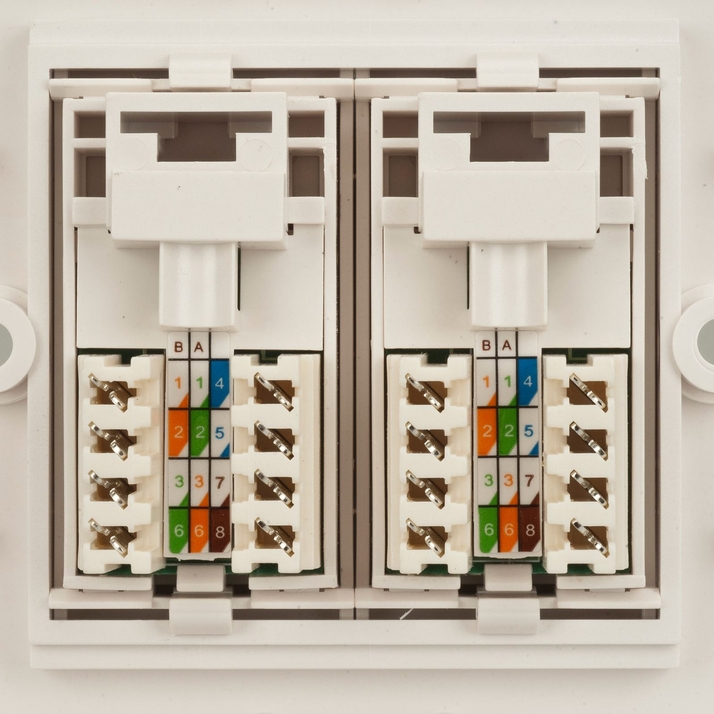 How to wire an ethernet wall socket How to wire an ethernet wall socket