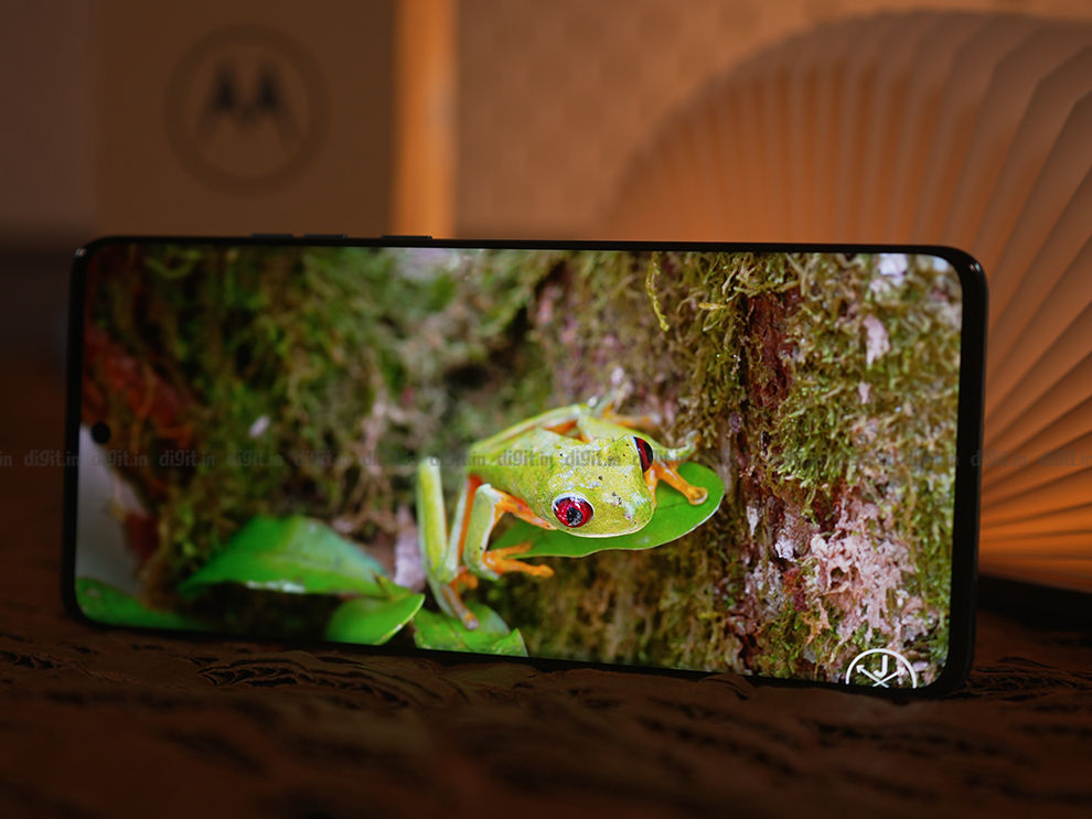 Motorola Edge 40 Neo Display Review