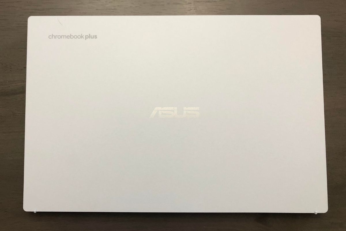 Asus Chromebook CX34 design