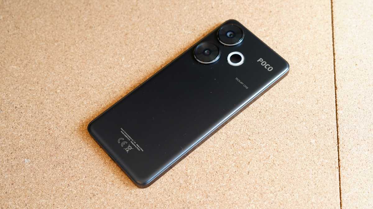 Ángulo trasero del Poco F6